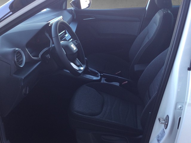 Fahrzeugabbildung SEAT Arona Xperience DSG LED RFK App ACC SH