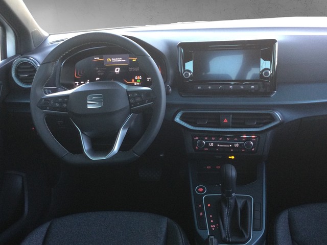 Fahrzeugabbildung SEAT Arona Xperience DSG LED RFK App ACC SH