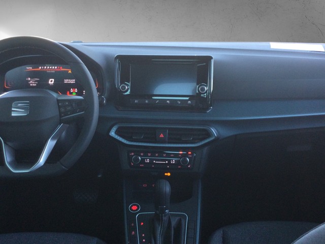 Fahrzeugabbildung SEAT Arona Xperience DSG LED RFK App ACC SH