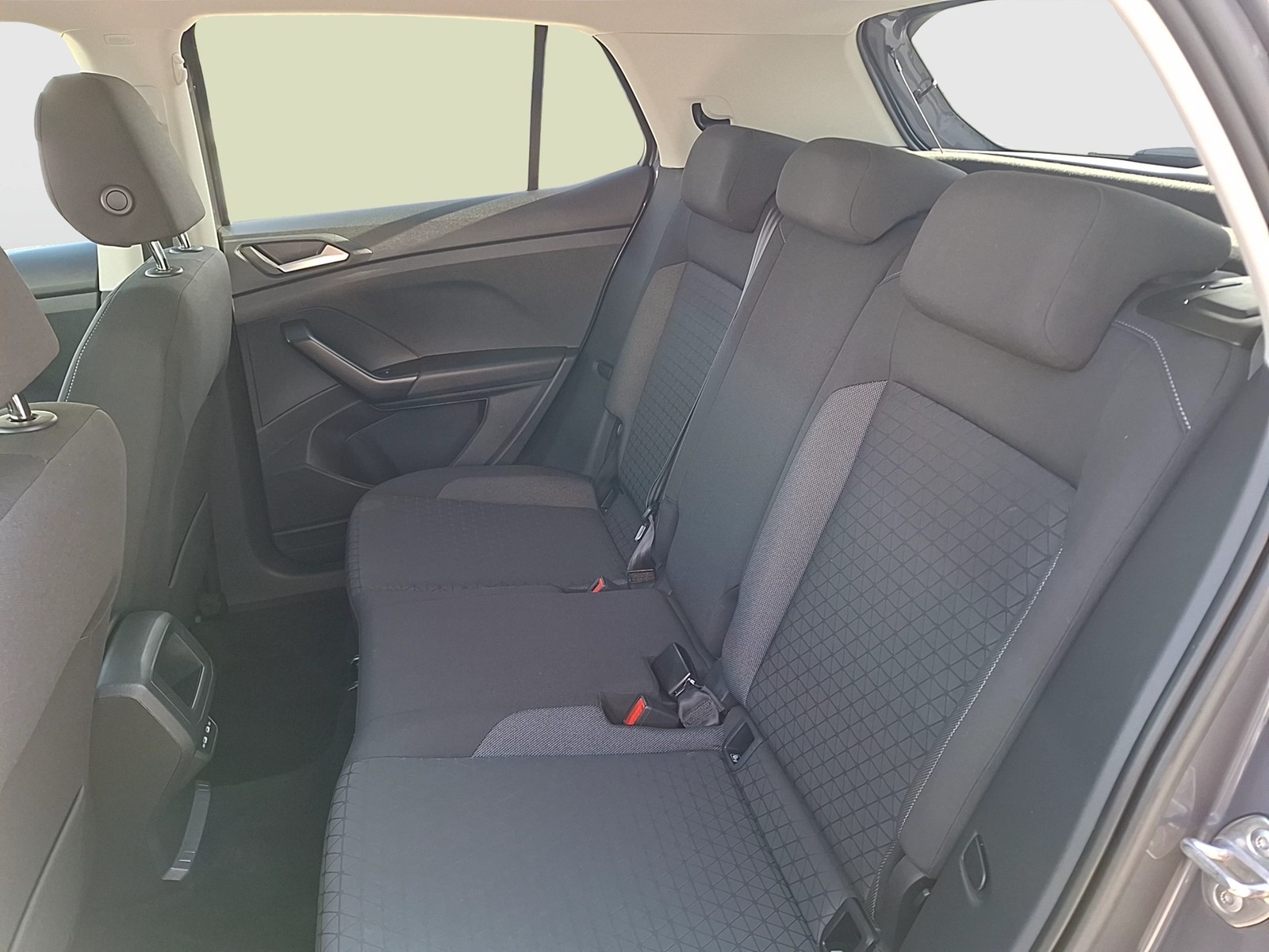 Fahrzeugabbildung Volkswagen T-Cross TSI Life CarPlay Park-Assist SH LM