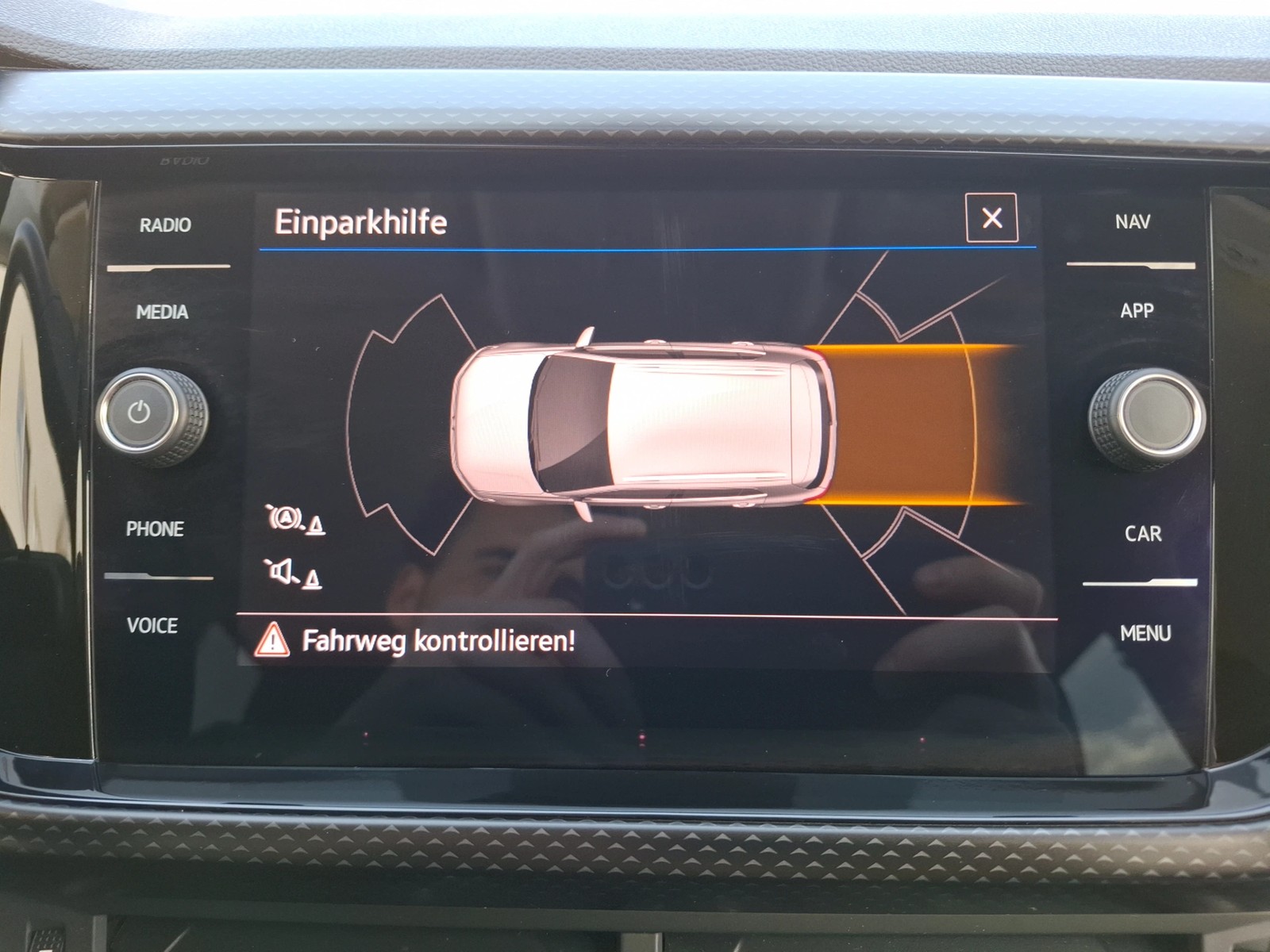 Fahrzeugabbildung Volkswagen T-Cross TSI Life CarPlay Park-Assist SH LM