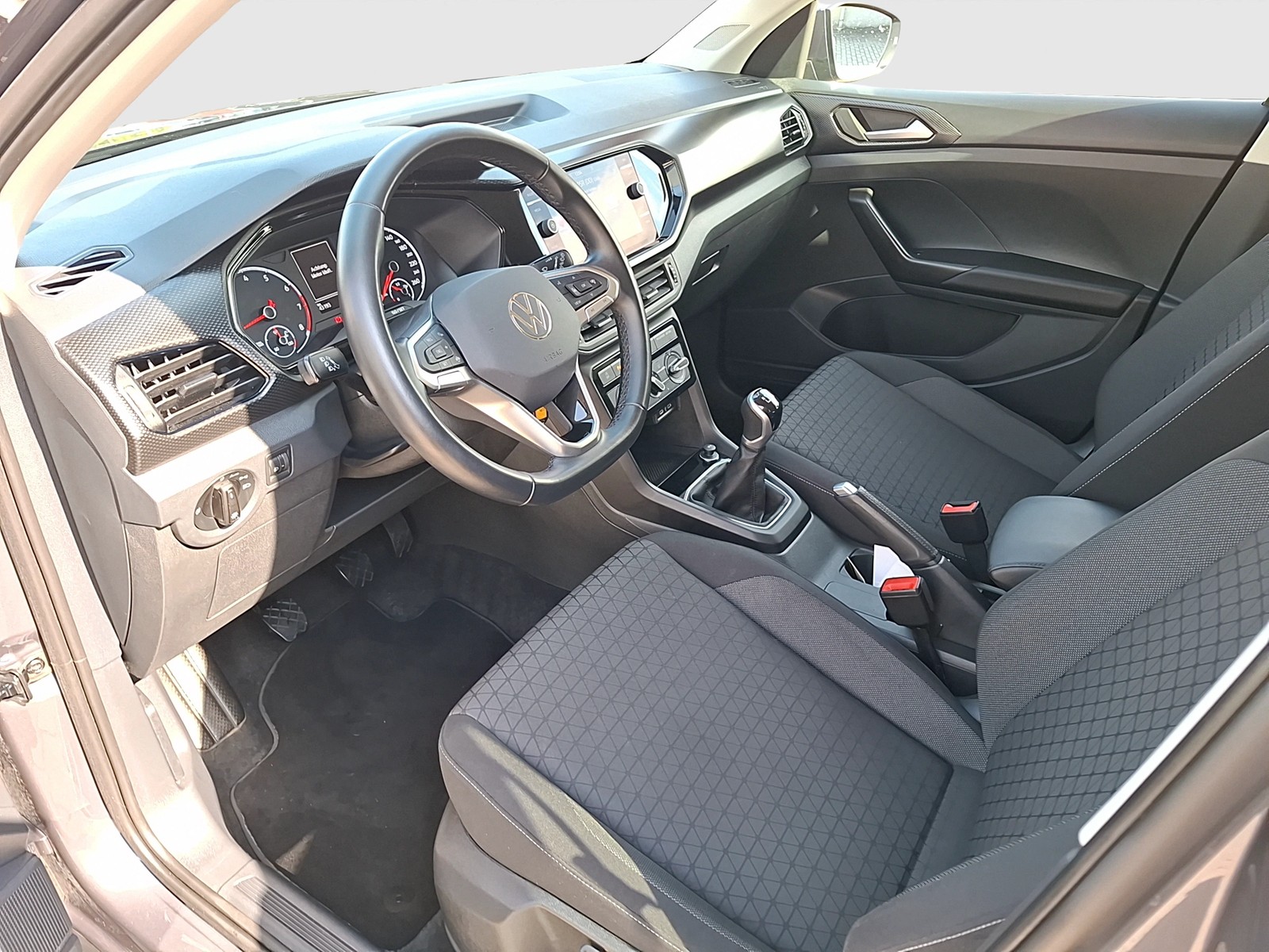 Fahrzeugabbildung Volkswagen T-Cross TSI Life CarPlay Park-Assist SH LM