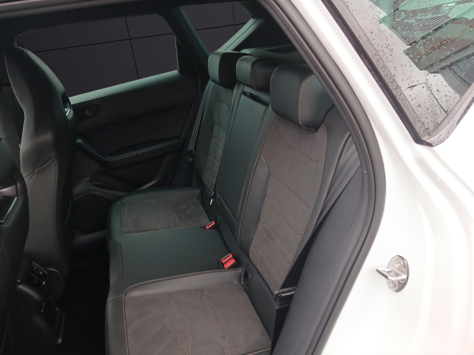 Fahrzeugabbildung CUPRA Ateca TSI DSG 4Drive LED AHK Navi Pano AID ACC Park-Assist SH