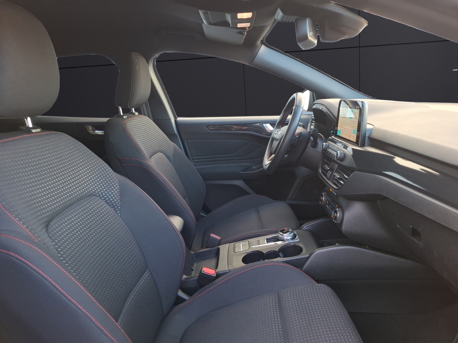 Fahrzeugabbildung Ford Focus Turnier ST-Line LED ACC NAVI 18