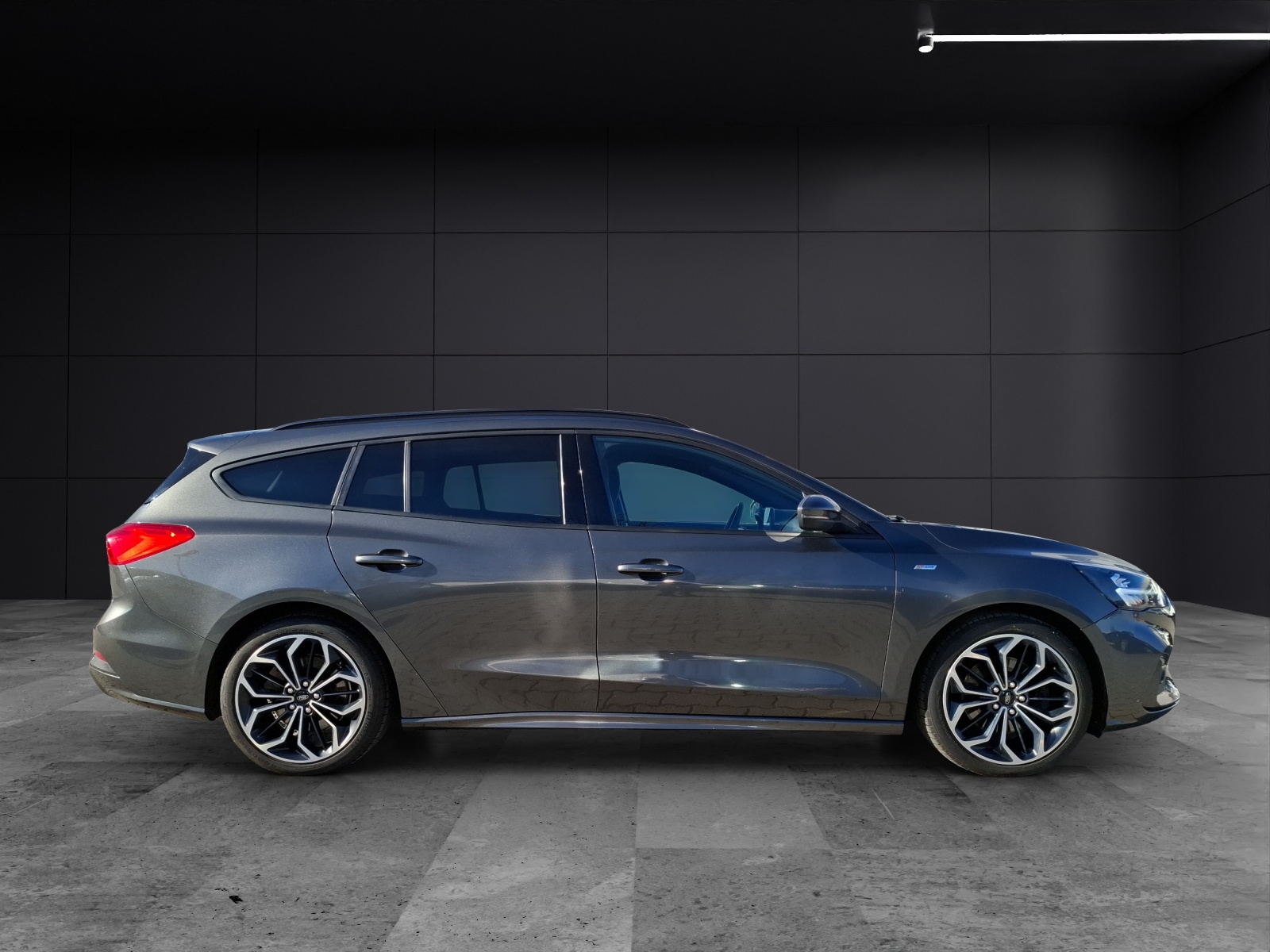 Fahrzeugabbildung Ford Focus Turnier ST-Line LED ACC NAVI 18