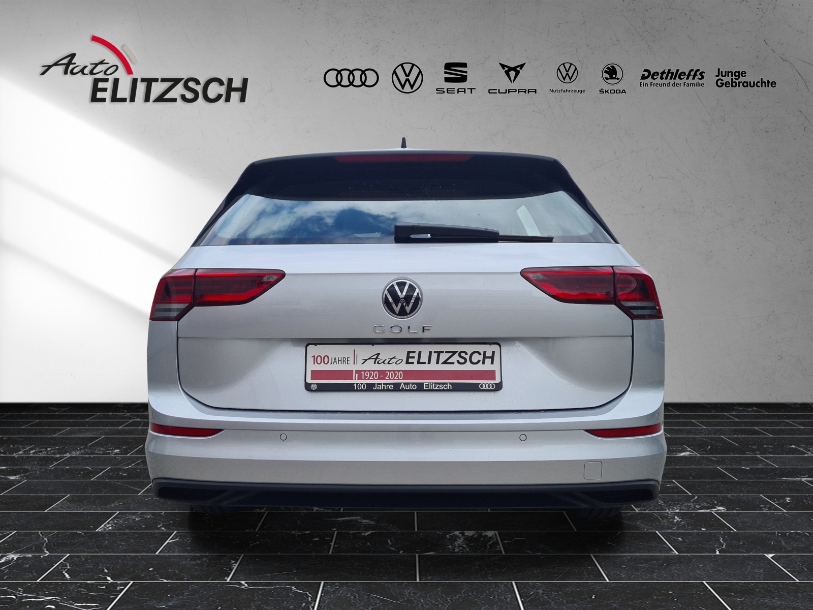 Fahrzeugabbildung Volkswagen Golf VIII Variant TSI LED Navi Climatronic AID ACC PDC SH LM