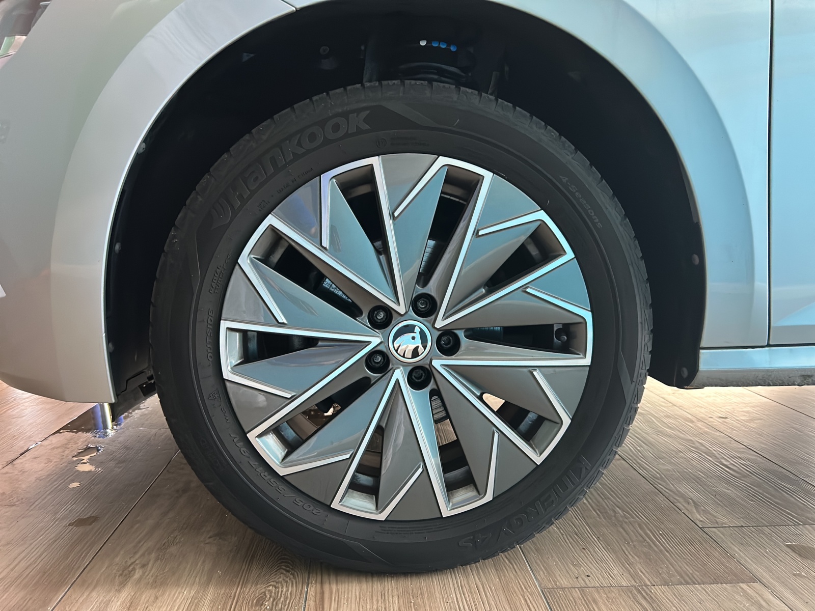 Fahrzeugabbildung SKODA Kamiq TSI Tour DSG LED Navi AID ACC RFK SH