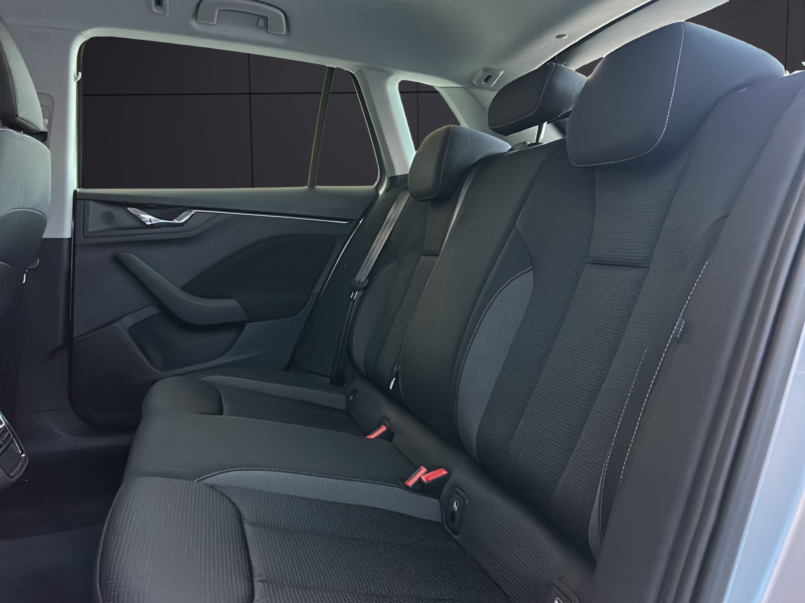 Fahrzeugabbildung SKODA Kamiq TSI Tour DSG LED Navi AID ACC RFK SH