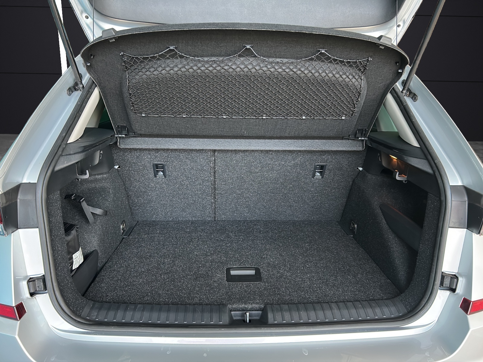 Fahrzeugabbildung SKODA Kamiq TSI Tour DSG LED Navi AID ACC RFK SH