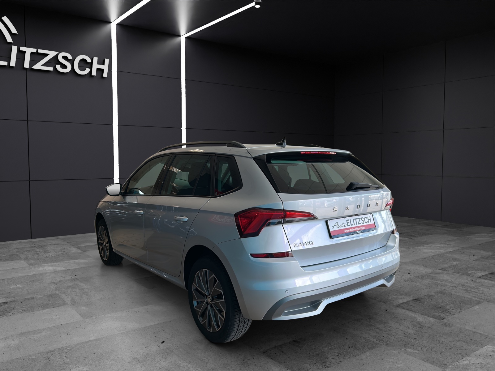 Fahrzeugabbildung SKODA Kamiq TSI Tour DSG LED Navi AID ACC RFK SH