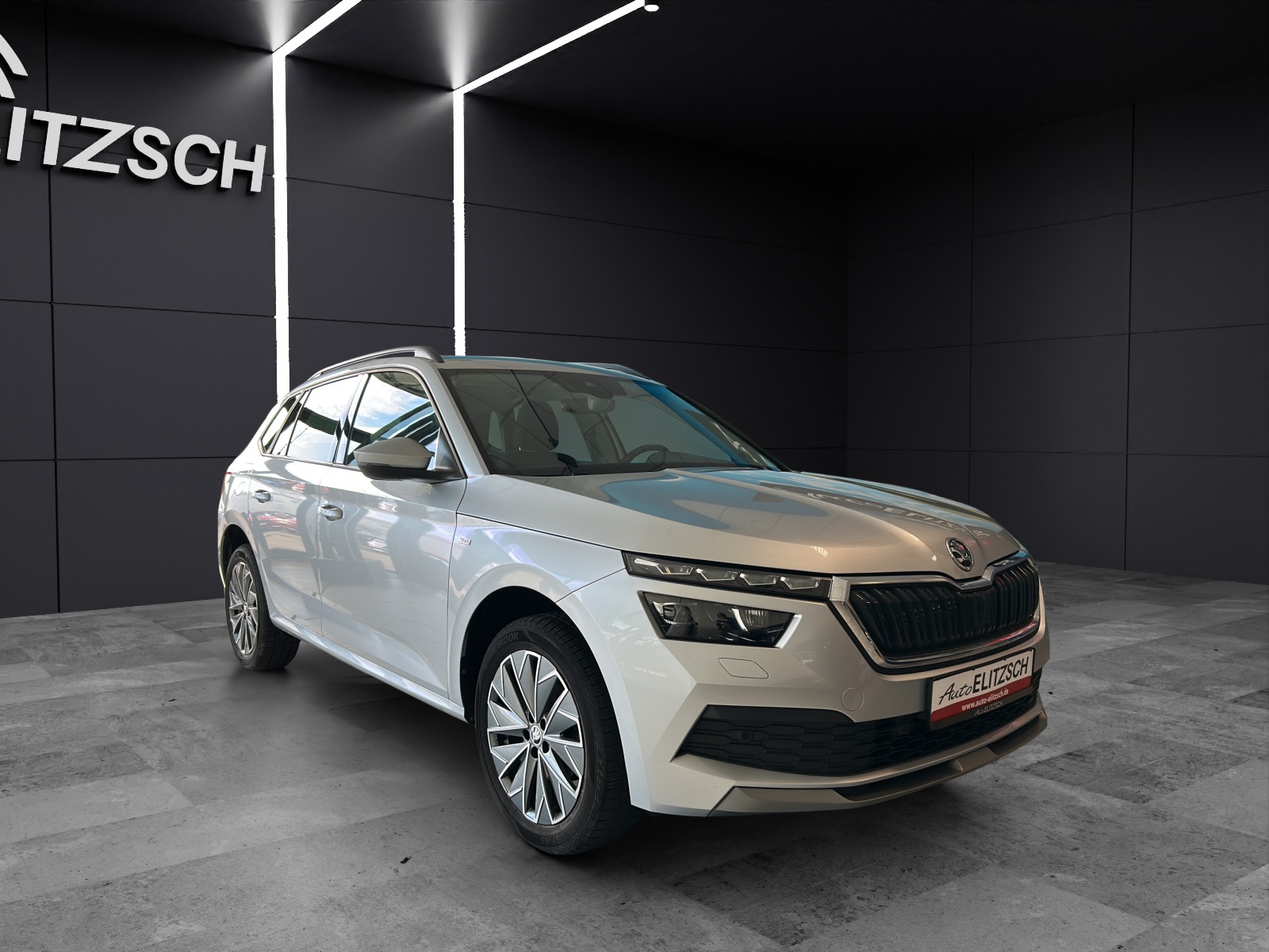 Fahrzeugabbildung SKODA Kamiq TSI Tour DSG LED Navi AID ACC RFK SH