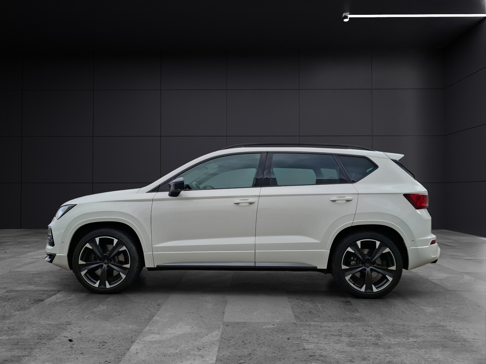 Fahrzeugabbildung SEAT Ateca VZ DSG 4Drive LED Navi AID ACC beats Park-Assist SH 19