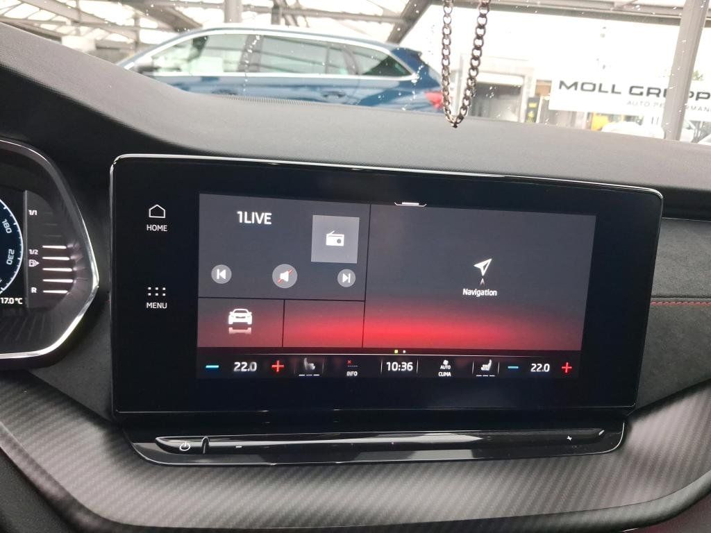 Fahrzeugabbildung SKODA Octavia Combi TDI RS DSG Standhzg. Matrix AHK Navi GRA RFK SH 18