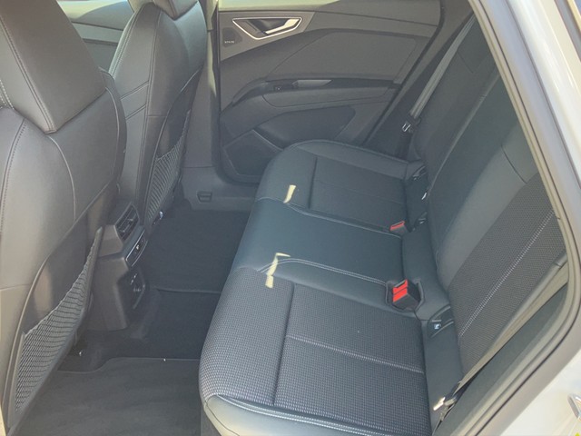 Fahrzeugabbildung Audi Q4 e-tron Sportback 40 e-tron S line, Matrix LED, MMI Navi, Sonos Premium Soundsystem