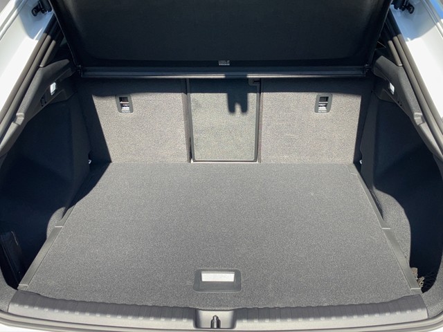 Fahrzeugabbildung Audi Q4 e-tron Sportback 40 e-tron S line, Matrix LED, MMI Navi, Sonos Premium Soundsystem