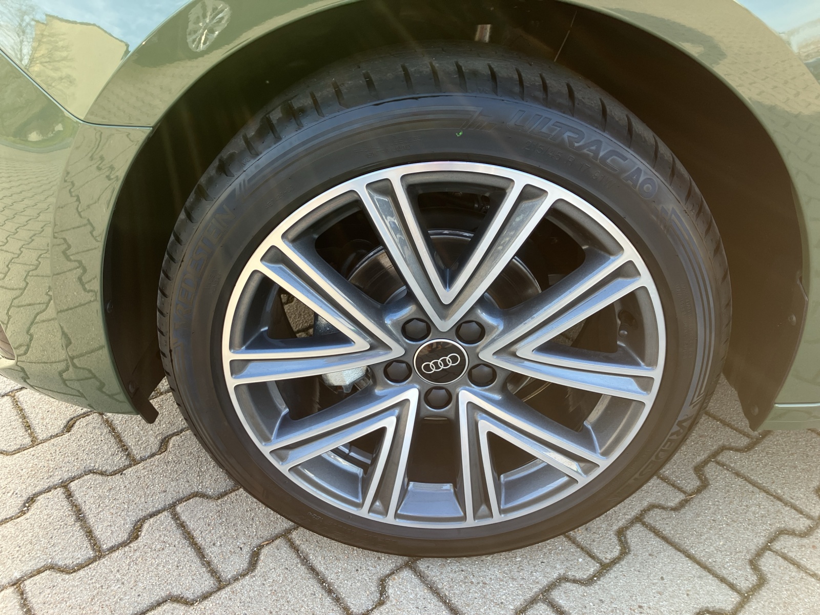 Fahrzeugabbildung Audi A1 Sportback 25 TFSI advanced LED AVC Climatronic PDC SH