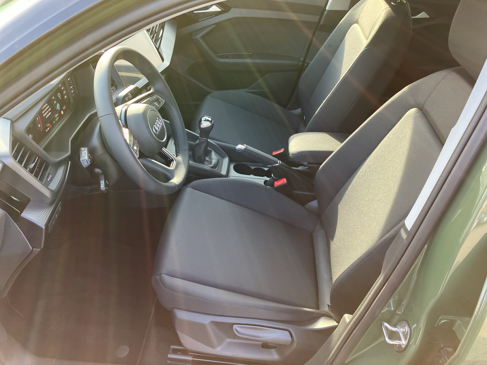 Fahrzeugabbildung Audi A1 Sportback 25 TFSI advanced LED AVC Climatronic PDC SH