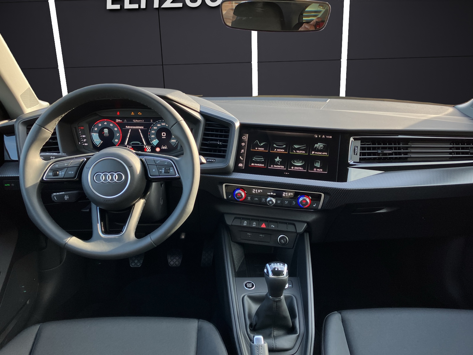 Fahrzeugabbildung Audi A1 Sportback 25 TFSI advanced LED AVC Climatronic PDC SH