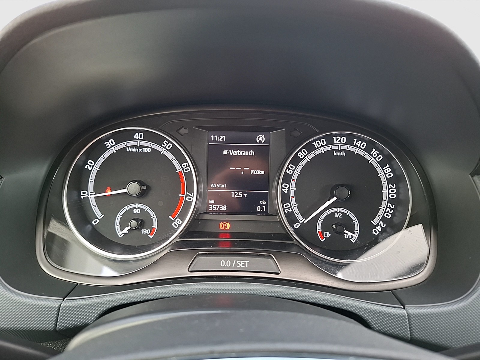 Fahrzeugabbildung SKODA Fabia 1.0 Cool-Plus Klima DAB PDC SH
