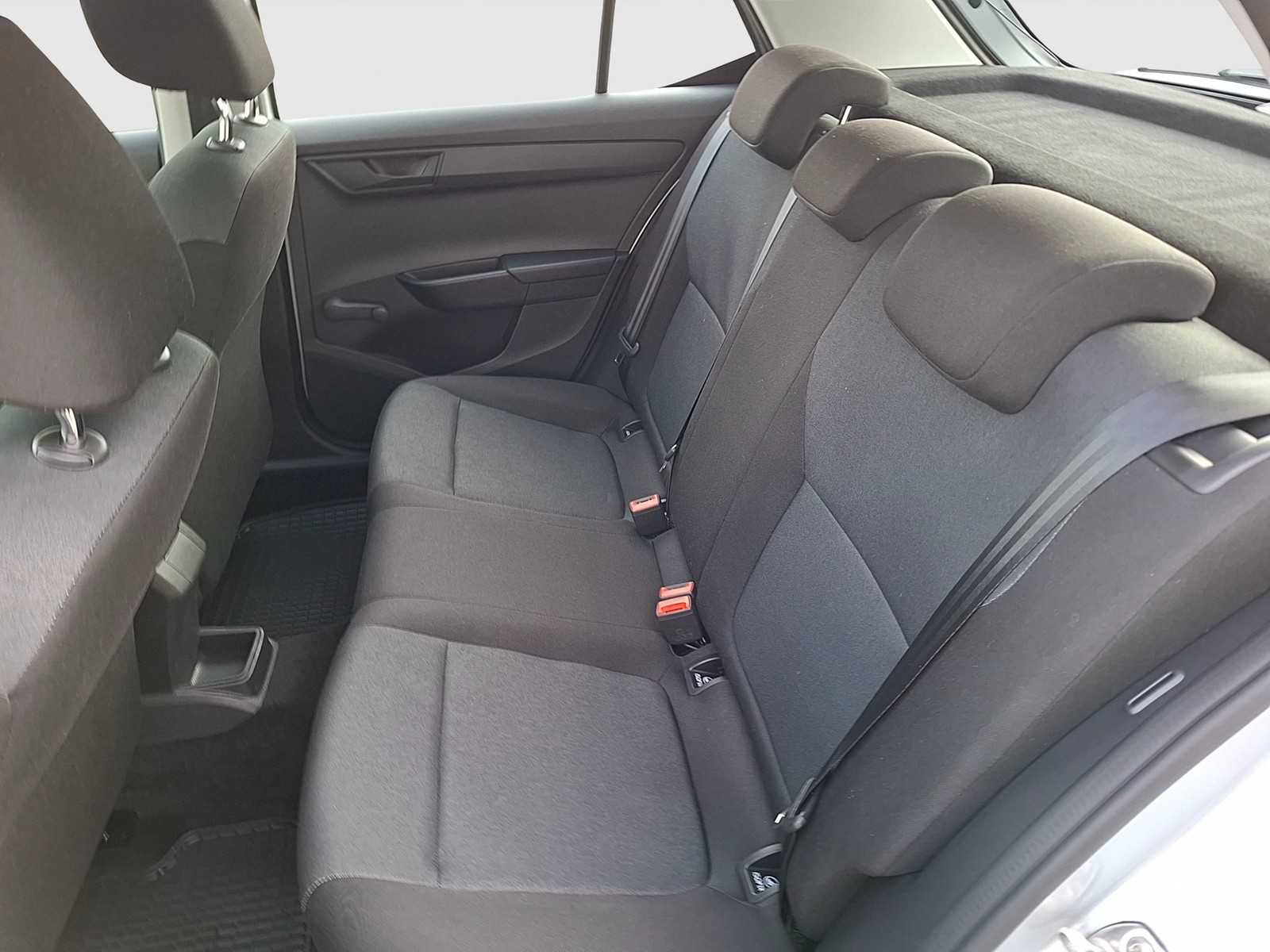 Fahrzeugabbildung SKODA Fabia 1.0 Cool-Plus Klima DAB PDC SH