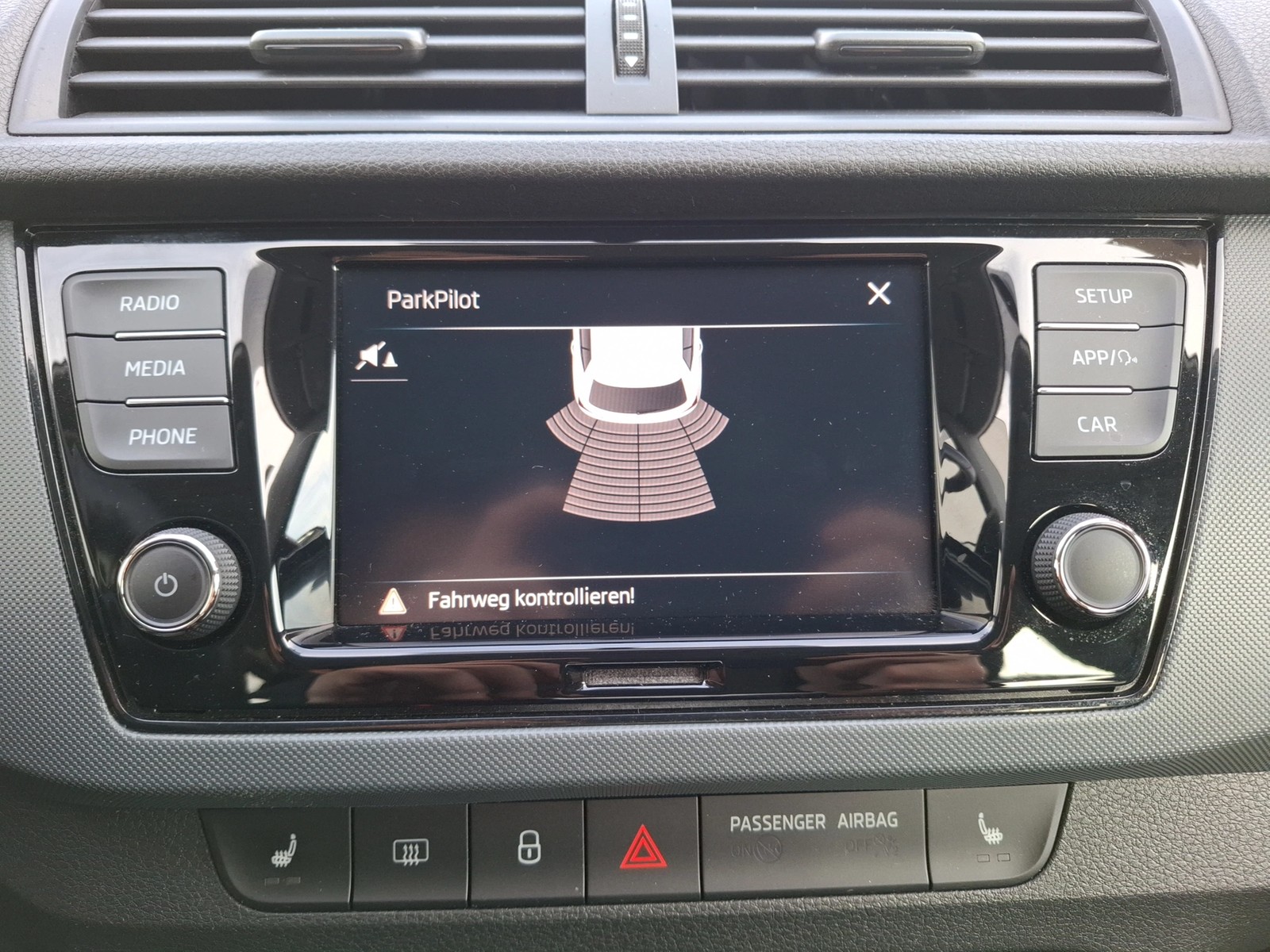 Fahrzeugabbildung SKODA Fabia 1.0 Cool-Plus Klima DAB PDC SH