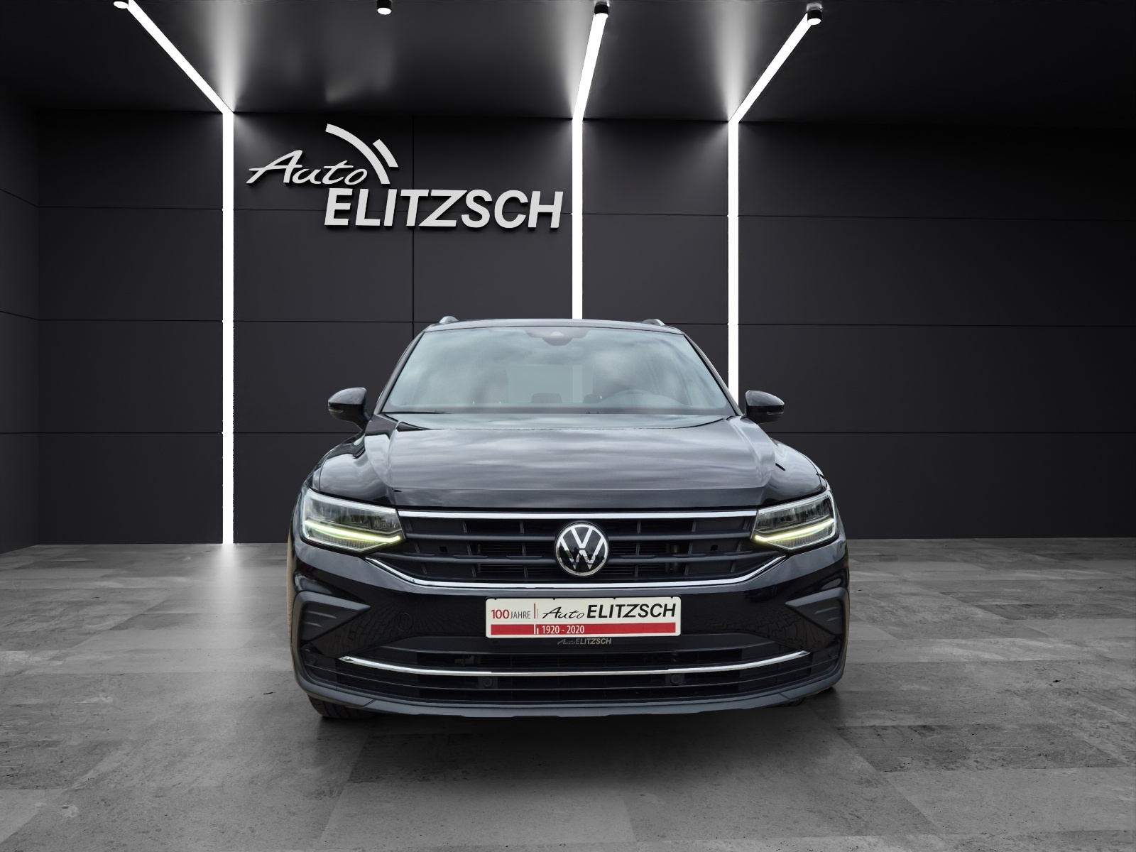 Fahrzeugabbildung Volkswagen Tiguan TSI United DSG LED Navi AID ACC Park-Assist SH