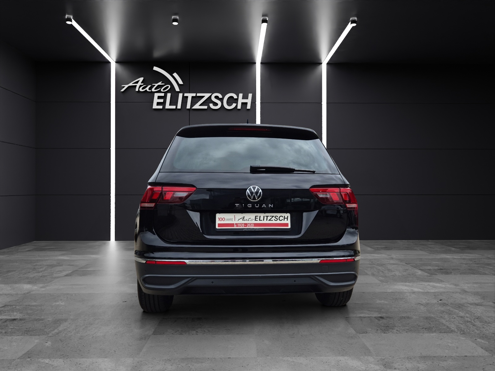 Fahrzeugabbildung Volkswagen Tiguan TSI United DSG LED Navi AID ACC Park-Assist SH