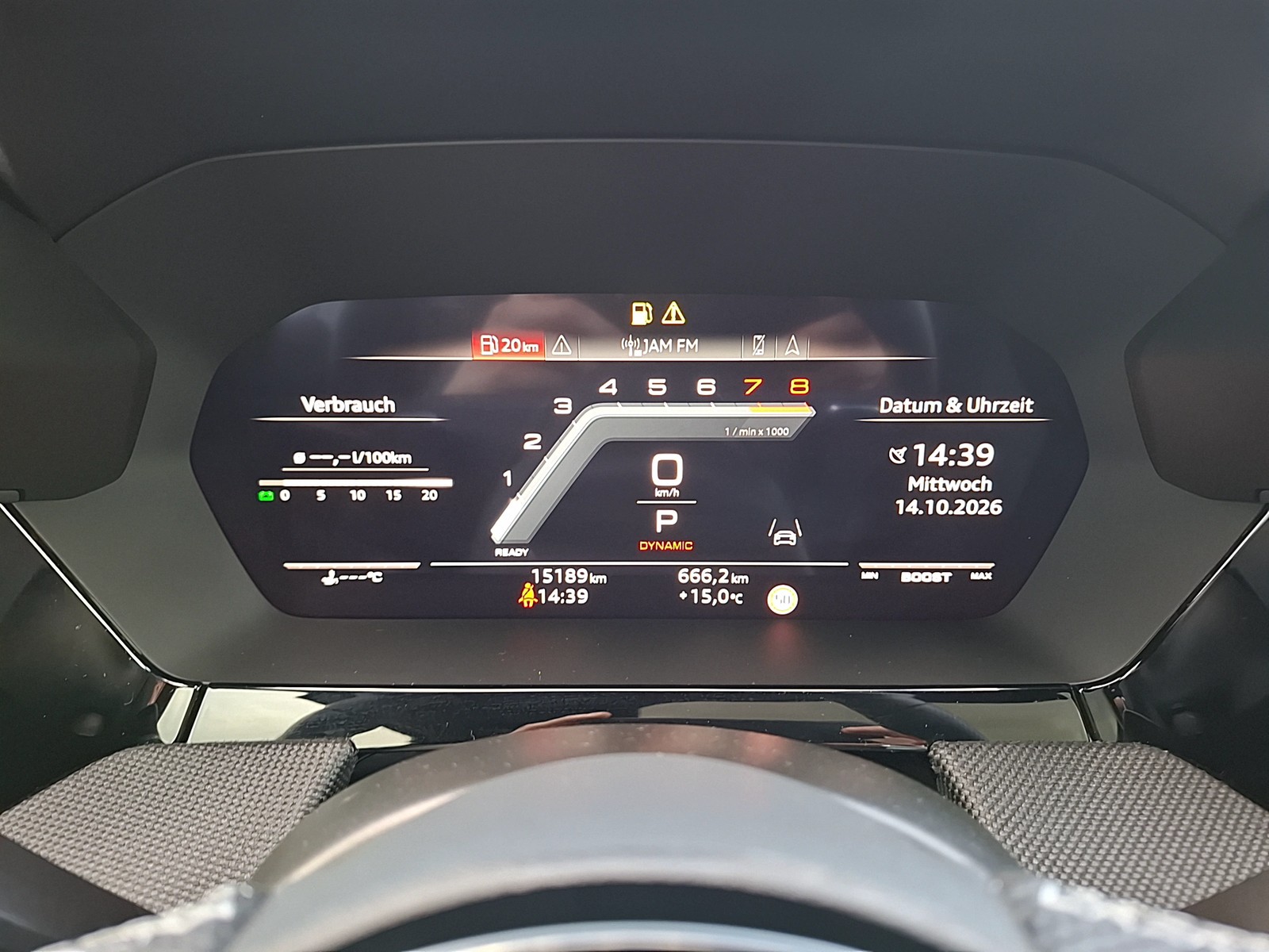 Fahrzeugabbildung Audi S3 Lim TFSI qu Matrix Navi Pano Carbon Akra AVC ACC RFK SHZ 19