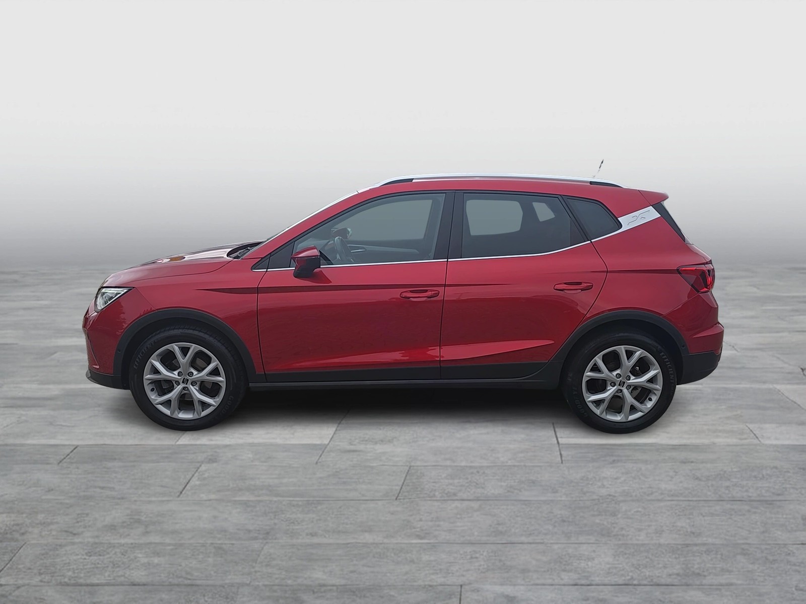 Fahrzeugabbildung SEAT Arona FR DSG LED Navi VC RFK KESSY SH