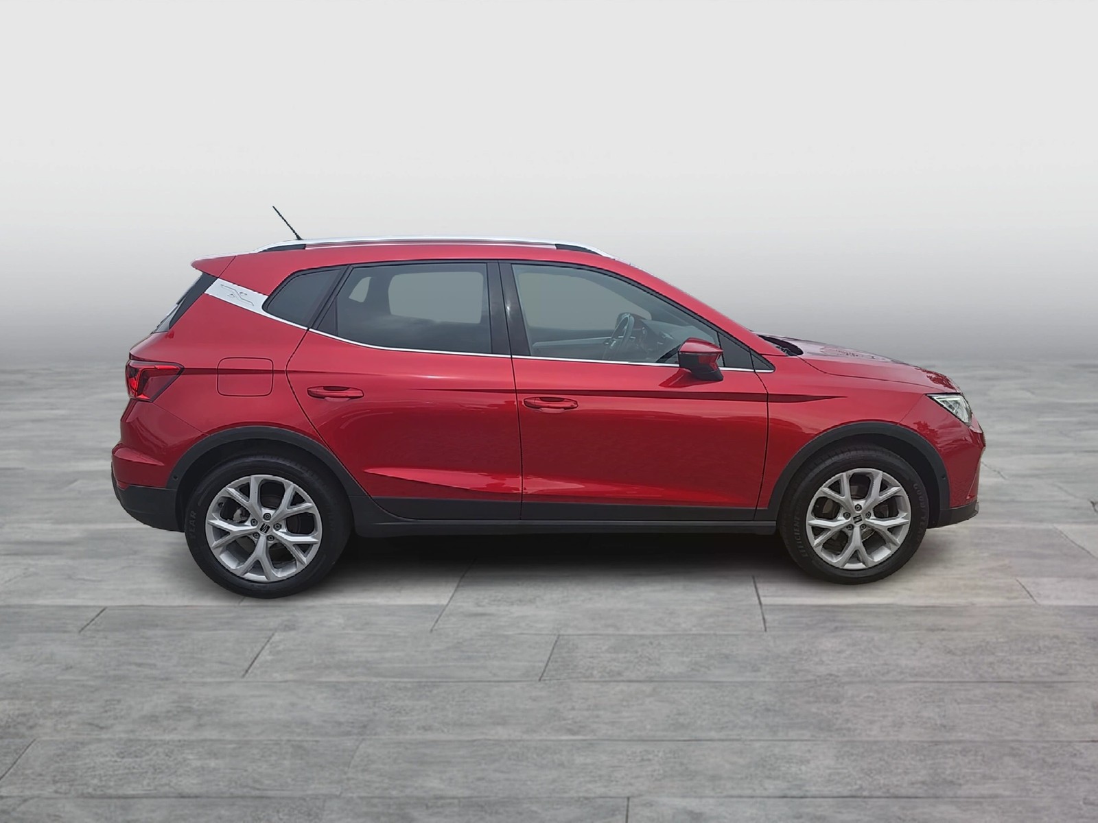 Fahrzeugabbildung SEAT Arona FR DSG LED Navi VC RFK KESSY SH
