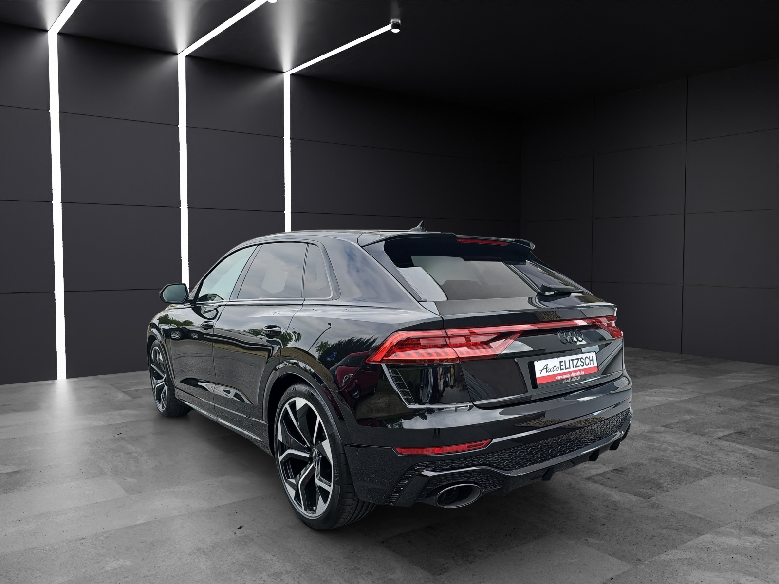 Fahrzeugabbildung Audi RS Q8 SPORT Vmax 280 23