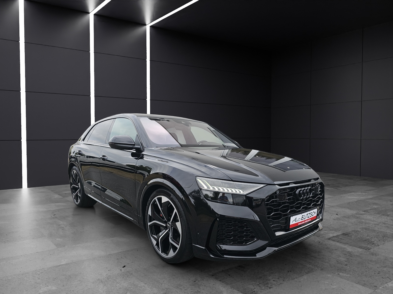 Fahrzeugabbildung Audi RS Q8 SPORT Vmax 280 23