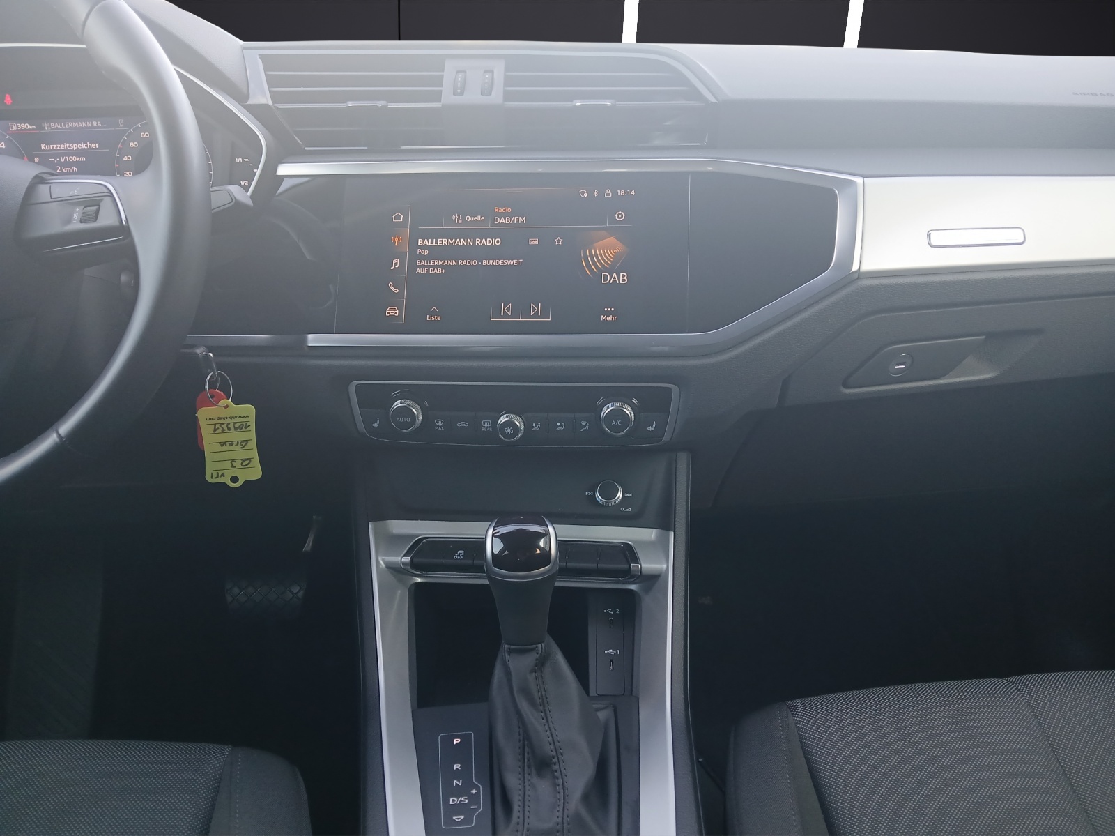 Fahrzeugabbildung Audi Q3 35 TDI advanced S-tronic LED AHK AVC ACC