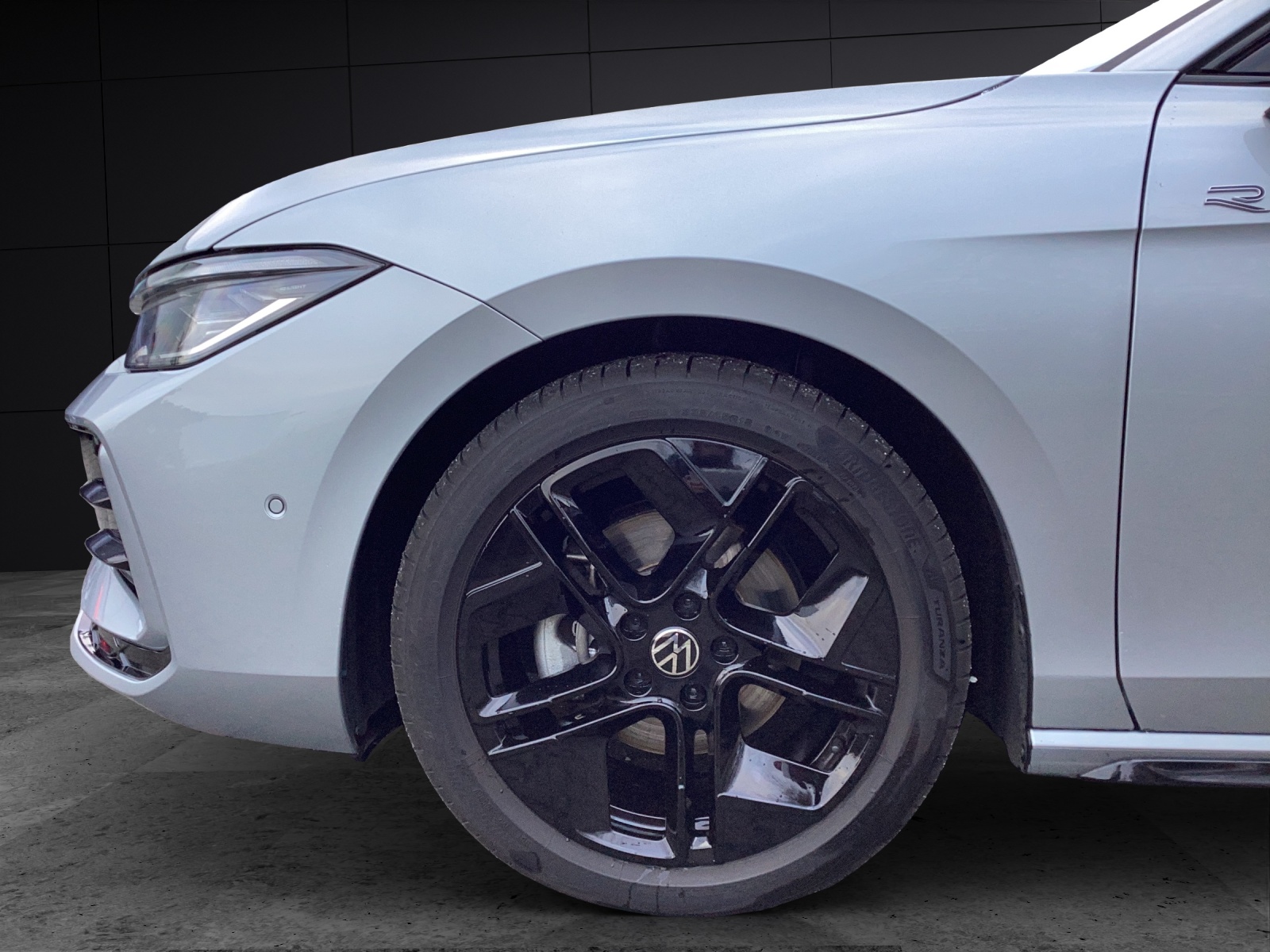 Fahrzeugabbildung Volkswagen Passat TDI DSG R-Line Black Style MATRIX ACC AHK HUD AID