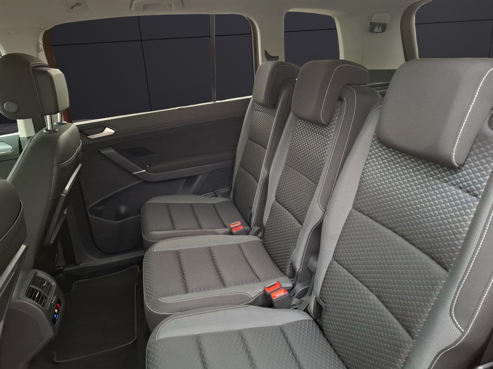 Fahrzeugabbildung Volkswagen Touran TDI Active DSG 7-Si. AHK Navi ACC PDC SH