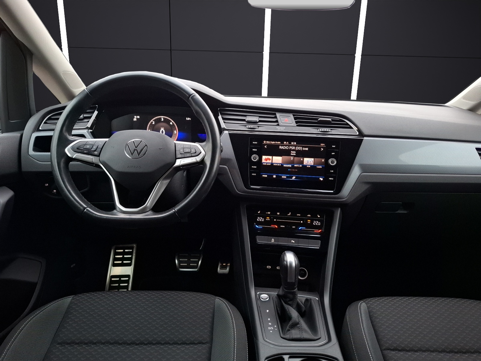 Fahrzeugabbildung Volkswagen Touran TDI Active DSG 7-Si. AHK Navi ACC PDC SH