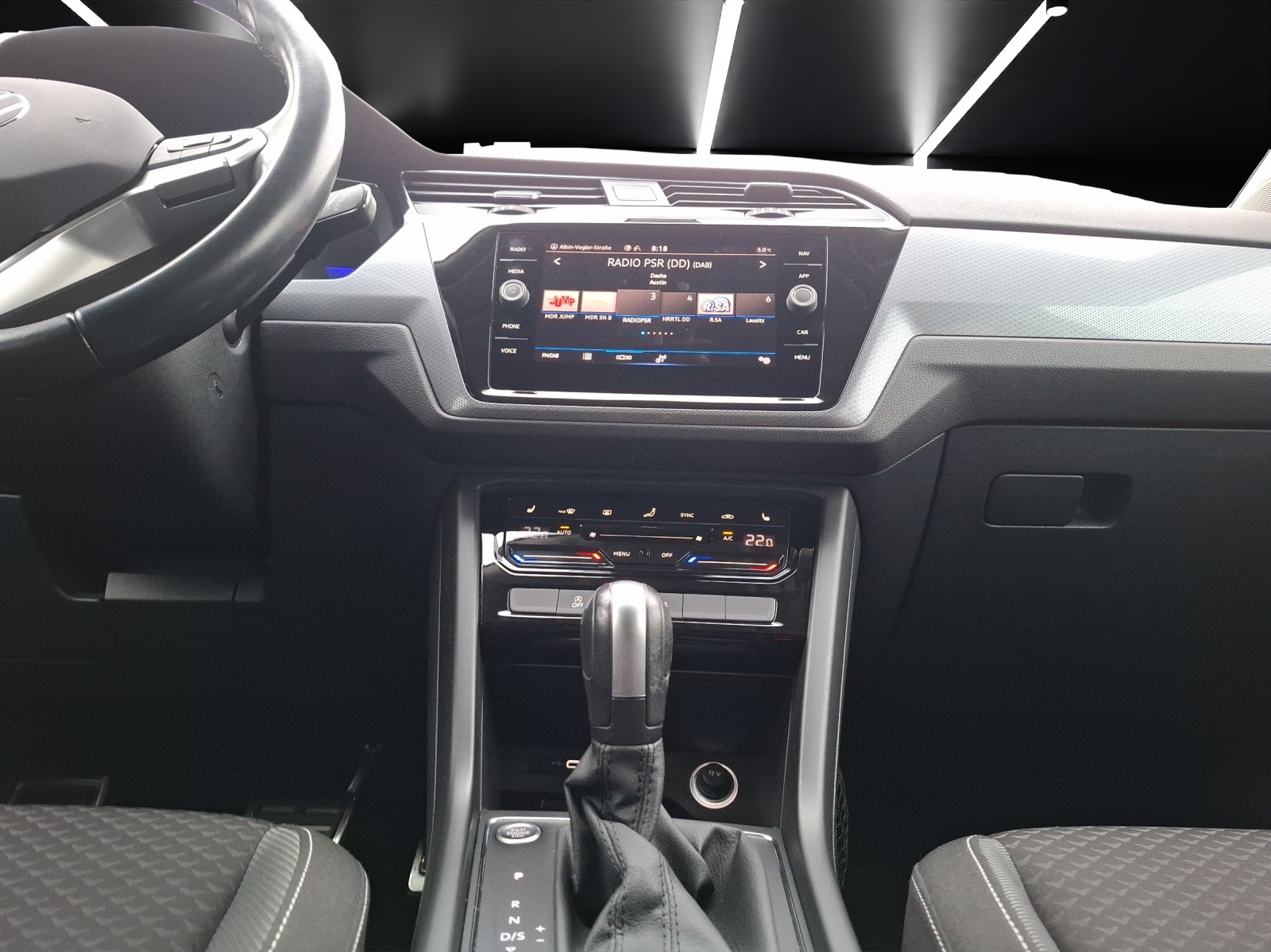 Fahrzeugabbildung Volkswagen Touran TDI Active DSG 7-Si. AHK Navi ACC PDC SH