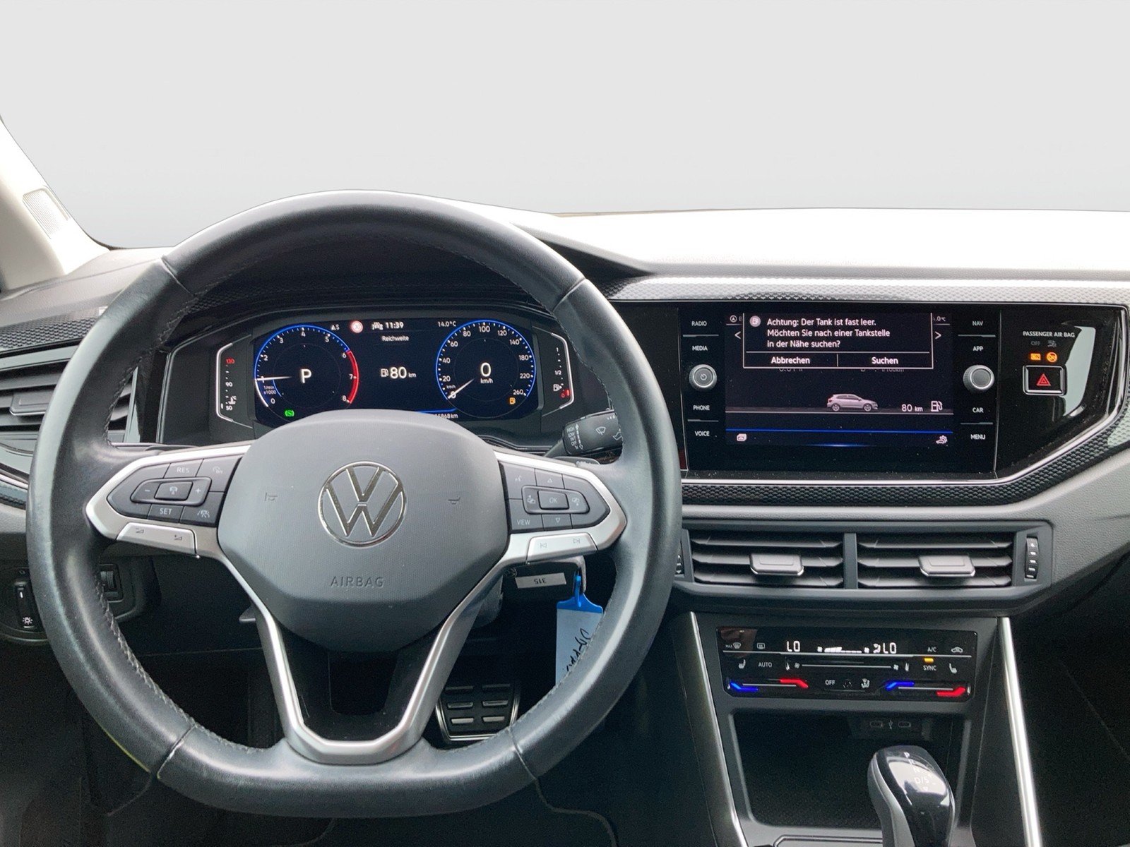 Fahrzeugabbildung Volkswagen Polo TSI Active DSG LED Navi AID ACC PDC SHZ