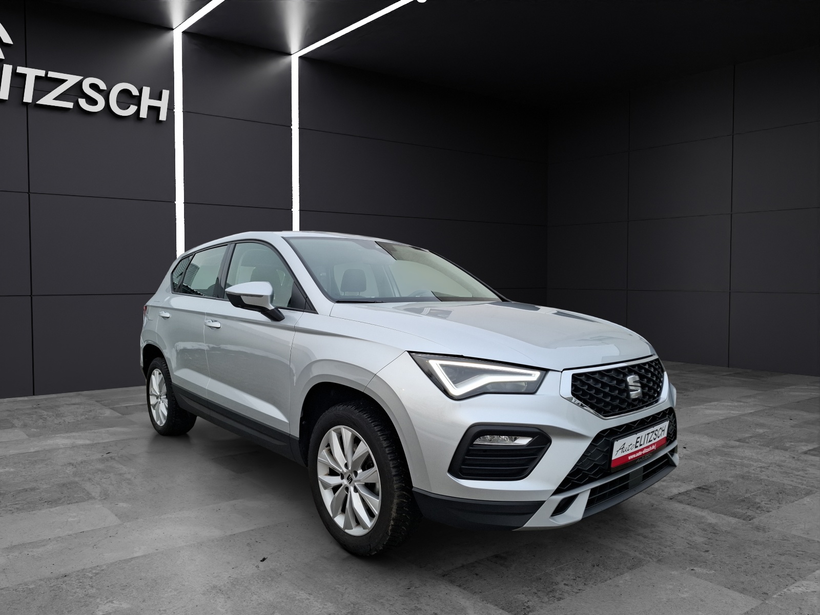 Fahrzeugabbildung SEAT Ateca TSI Style LED AHK Navi GRA PDC SH LM