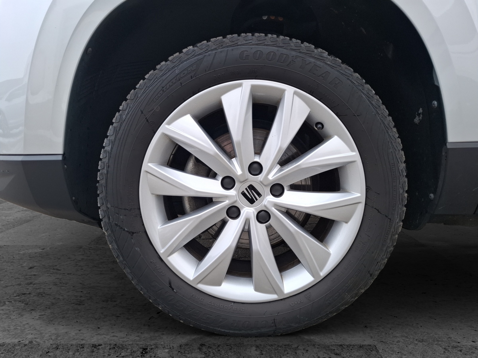 Fahrzeugabbildung SEAT Ateca TSI Style LED AHK Navi GRA PDC SH LM