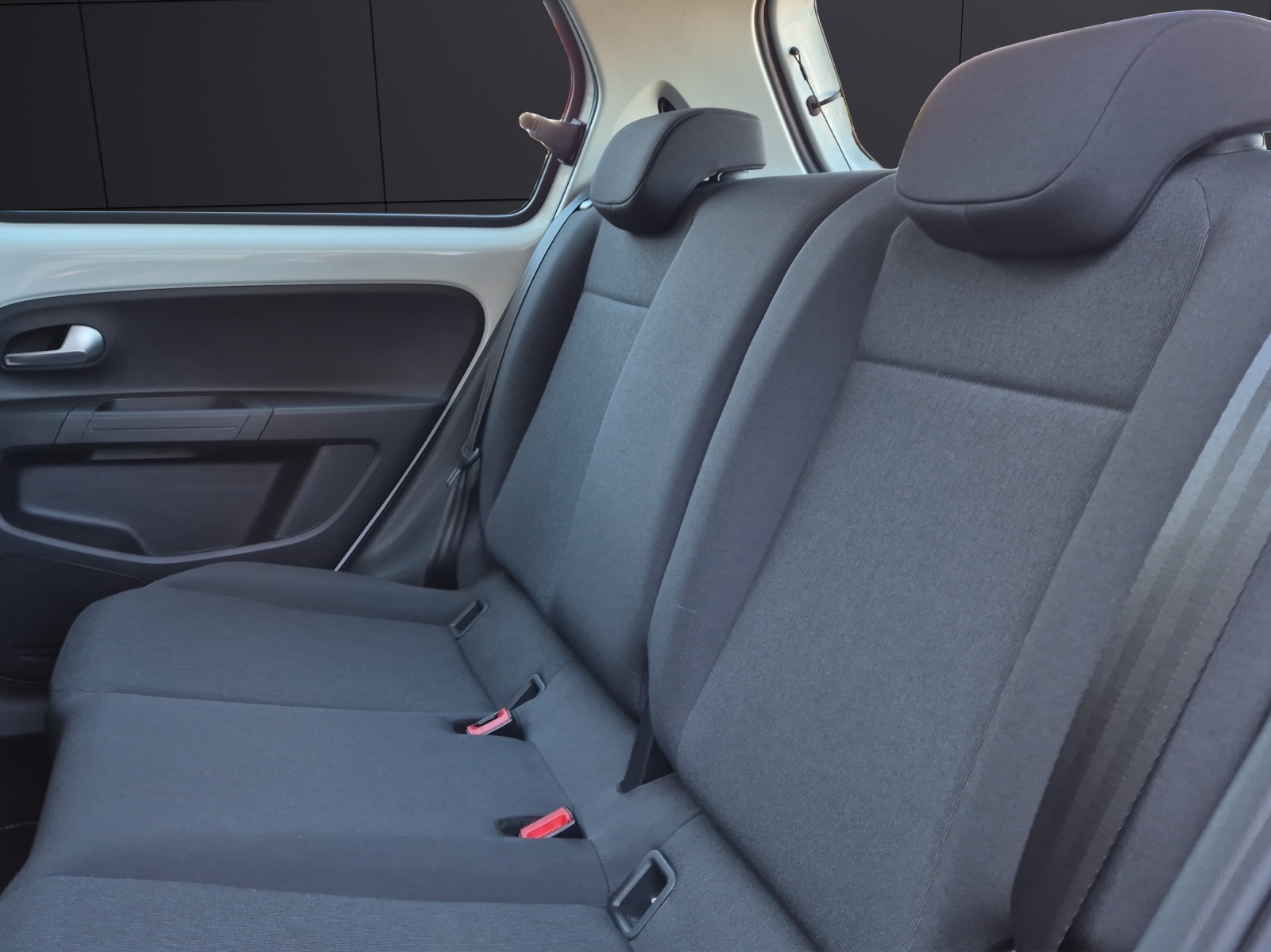 Fahrzeugabbildung Volkswagen up! 1.0 Basis Klima DAB Tempo RFK SHZ