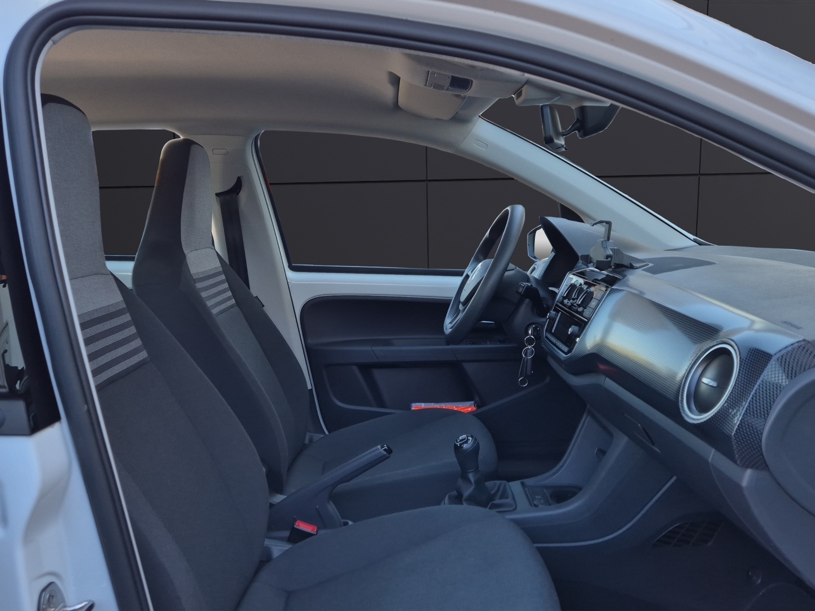 Fahrzeugabbildung Volkswagen up! 1.0 Basis Klima DAB Tempo RFK SHZ