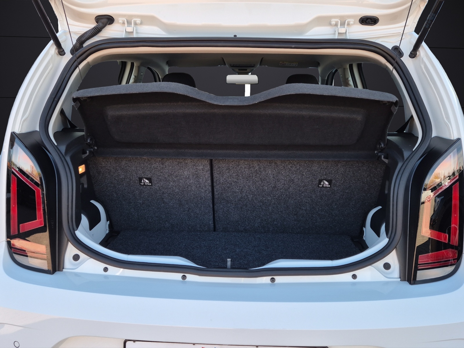 Fahrzeugabbildung Volkswagen up! 1.0 Basis Klima DAB Tempo RFK SHZ