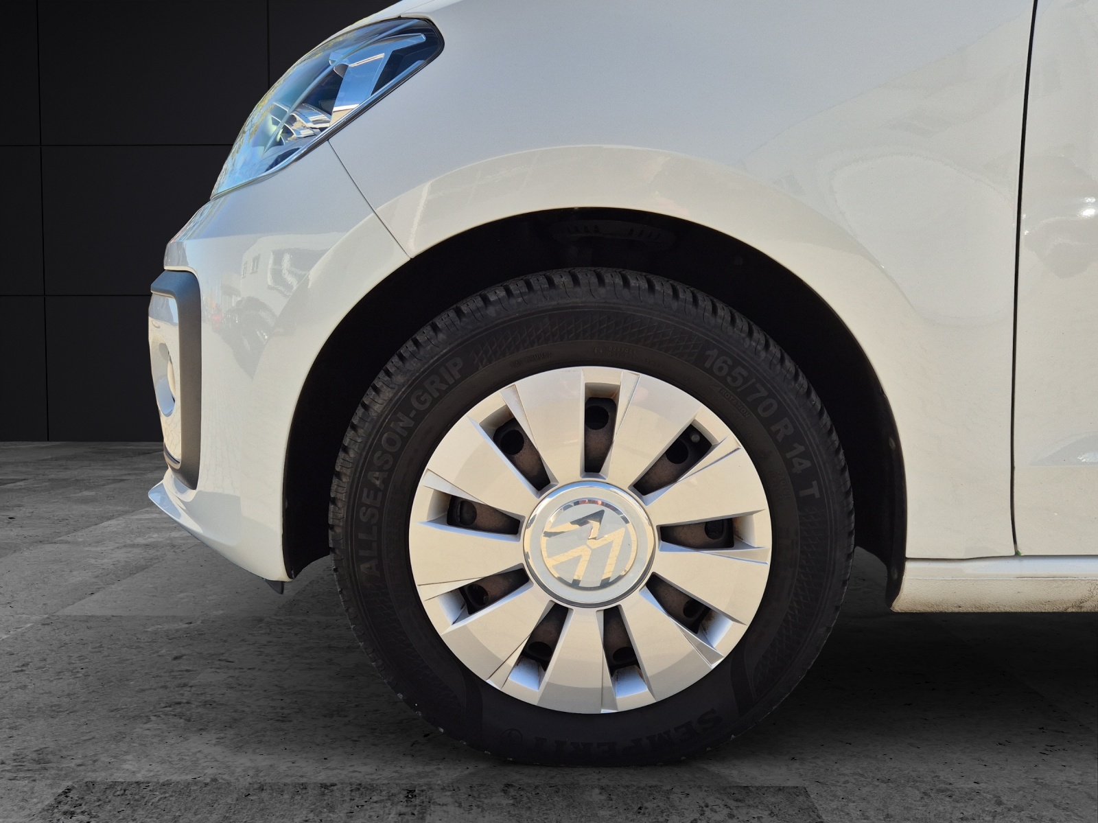 Fahrzeugabbildung Volkswagen up! 1.0 Basis Klima DAB Tempo RFK SHZ