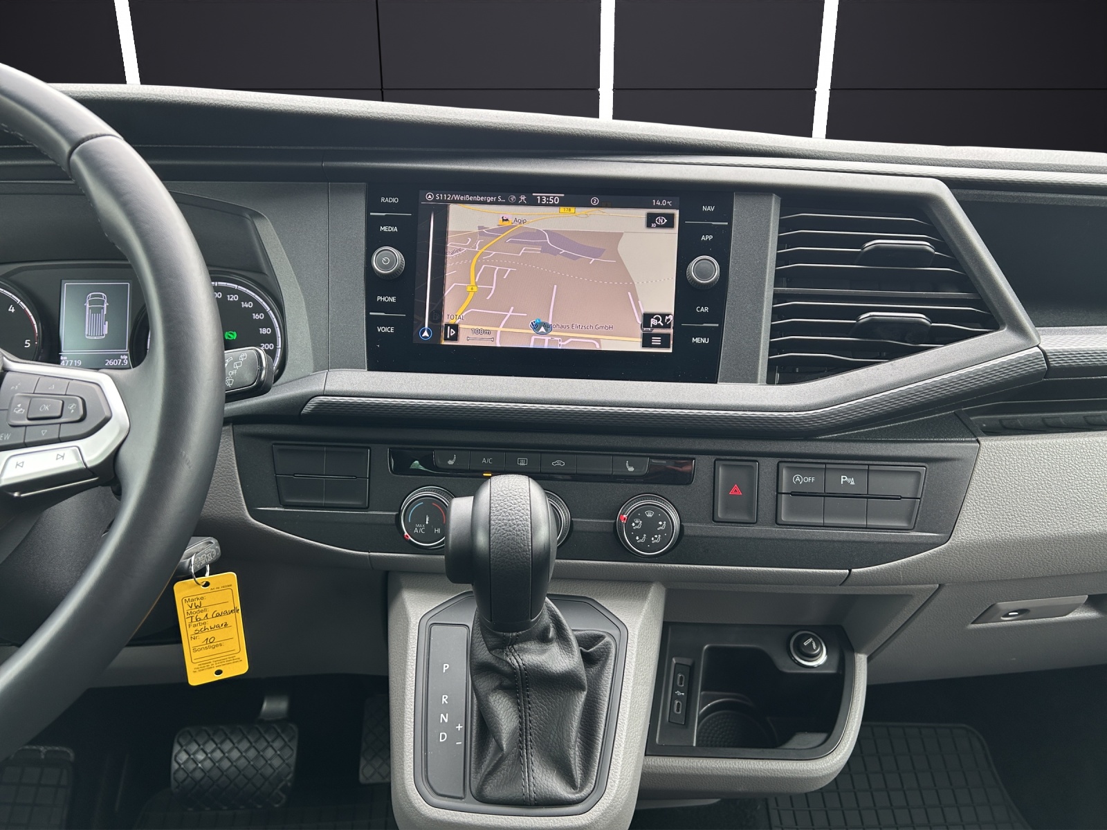 Fahrzeugabbildung Volkswagen T6 Caravelle T6.1 Comfortline DSG LED NAVI