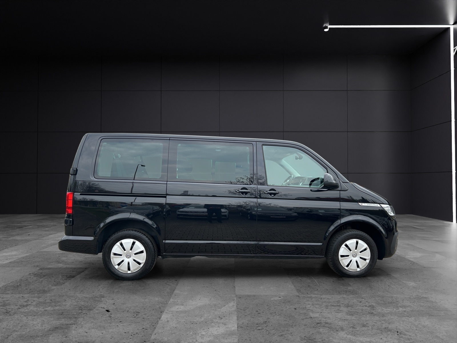 Fahrzeugabbildung Volkswagen T6 Caravelle T6.1 Comfortline DSG LED NAVI