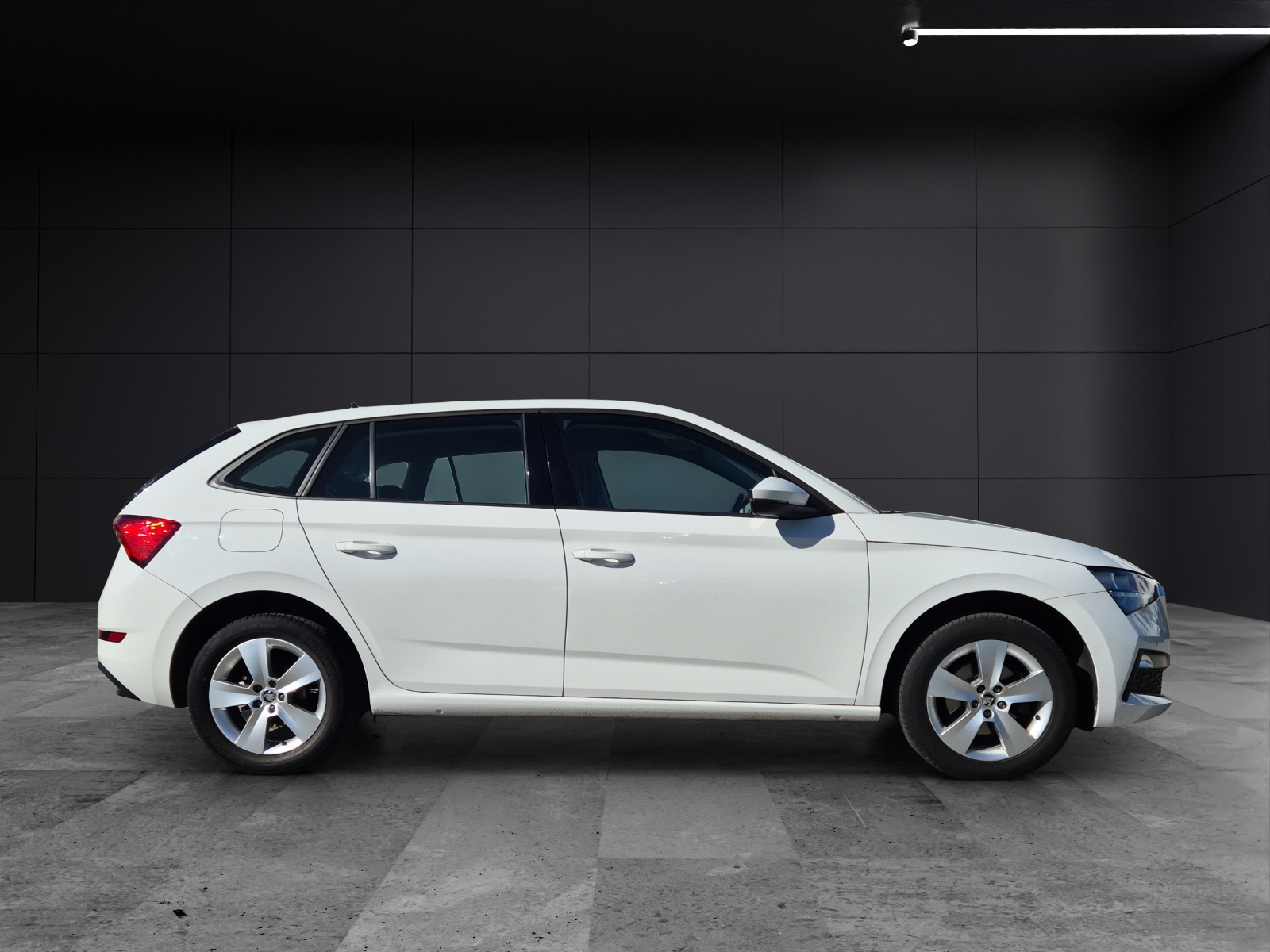 Fahrzeugabbildung SKODA Scala TSI Ambition DSG LED Navi AID GRA PDC SH LM