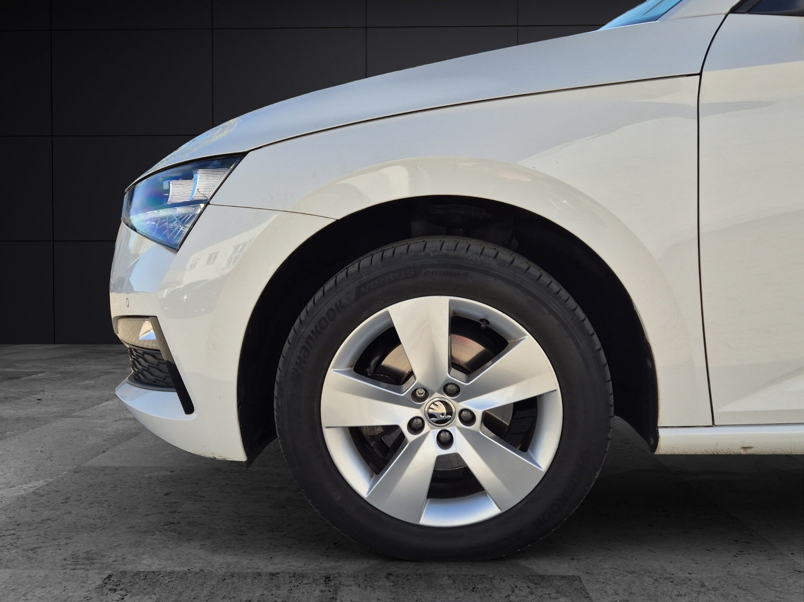 Fahrzeugabbildung SKODA Scala TSI Ambition DSG LED Navi AID GRA PDC SH LM