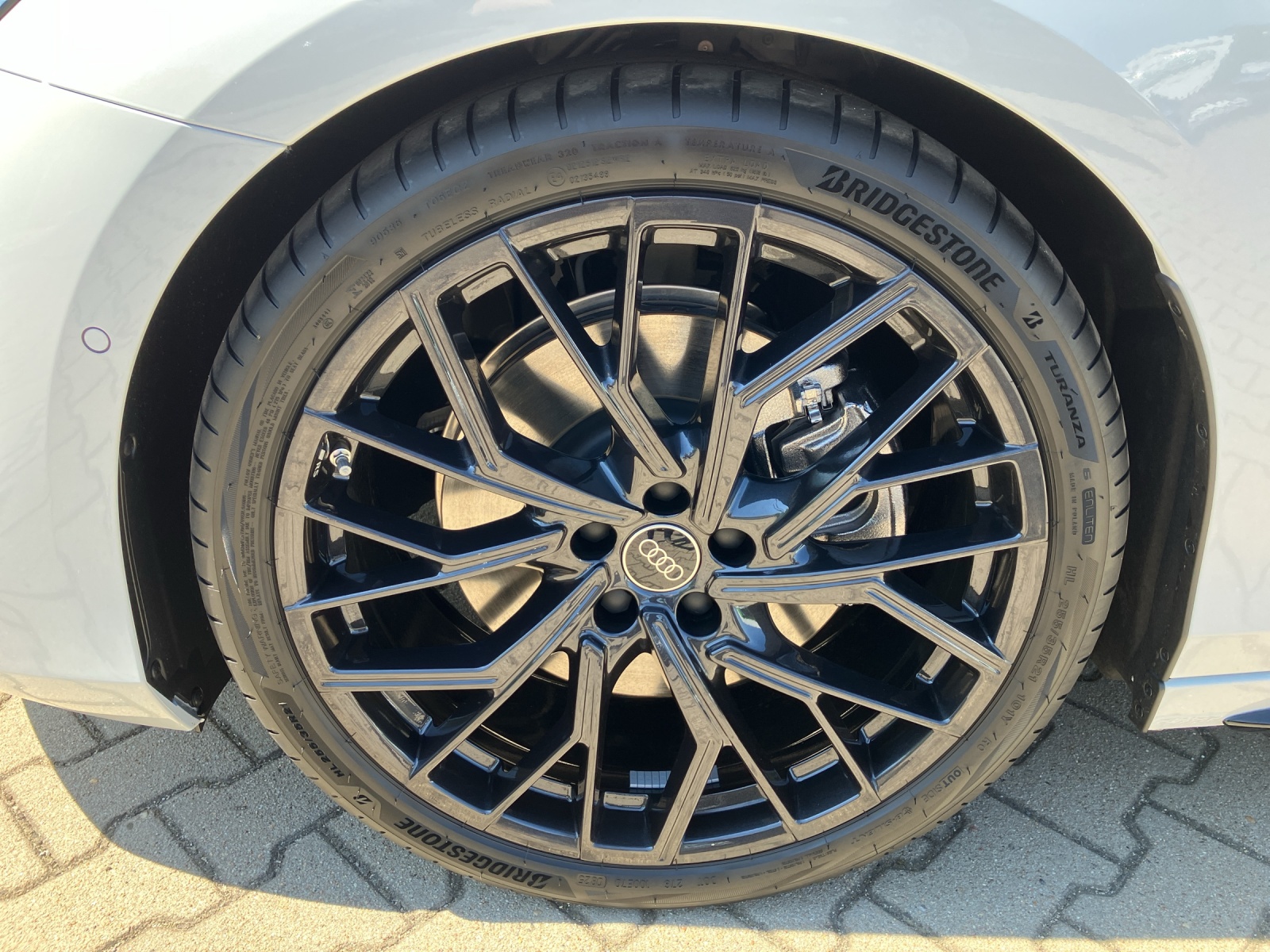 Fahrzeugabbildung Audi A6 Avant TDI quattro S tronic Matrix