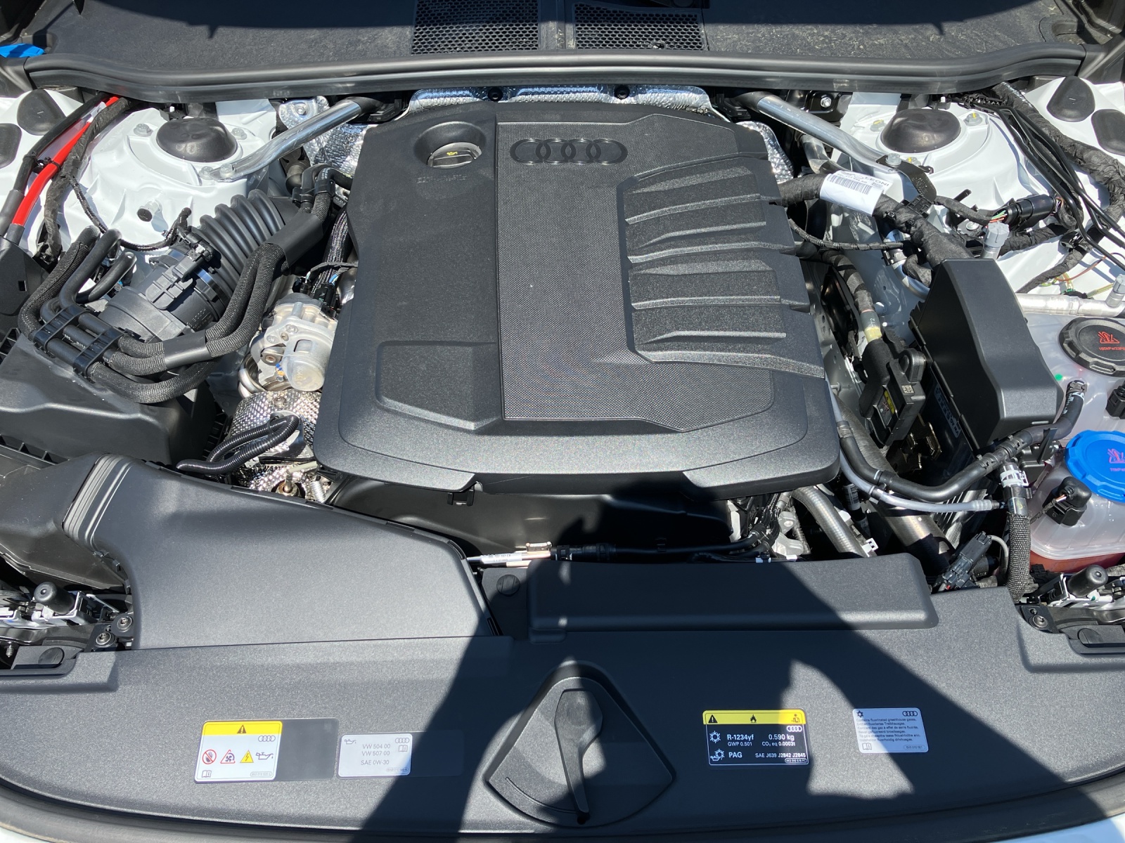 Fahrzeugabbildung Audi A6 Avant TDI quattro S tronic Matrix